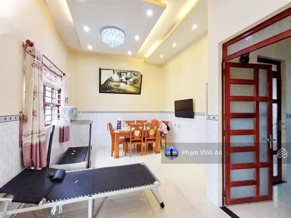 Hàng hot ! nhà 3 tầng mặt tiền đường linh trung, ngang khủng 8.5m  sổ hoàn công