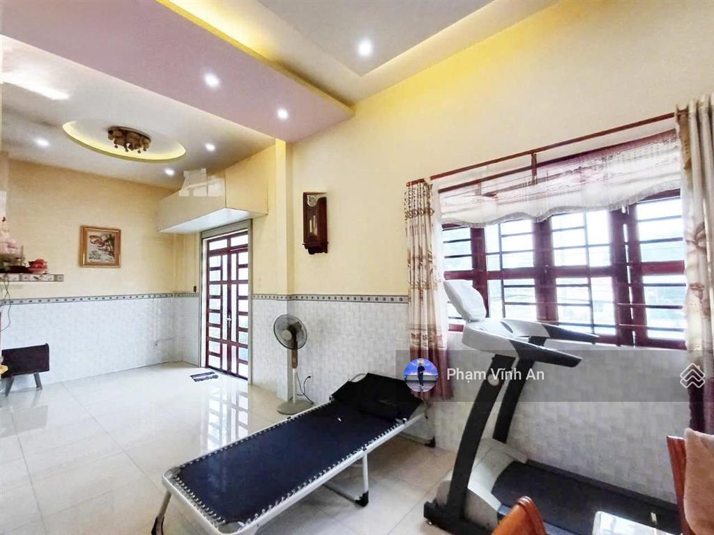 Hàng hot ! nhà 3 tầng mặt tiền đường linh trung, ngang khủng 8.5m  sổ hoàn công