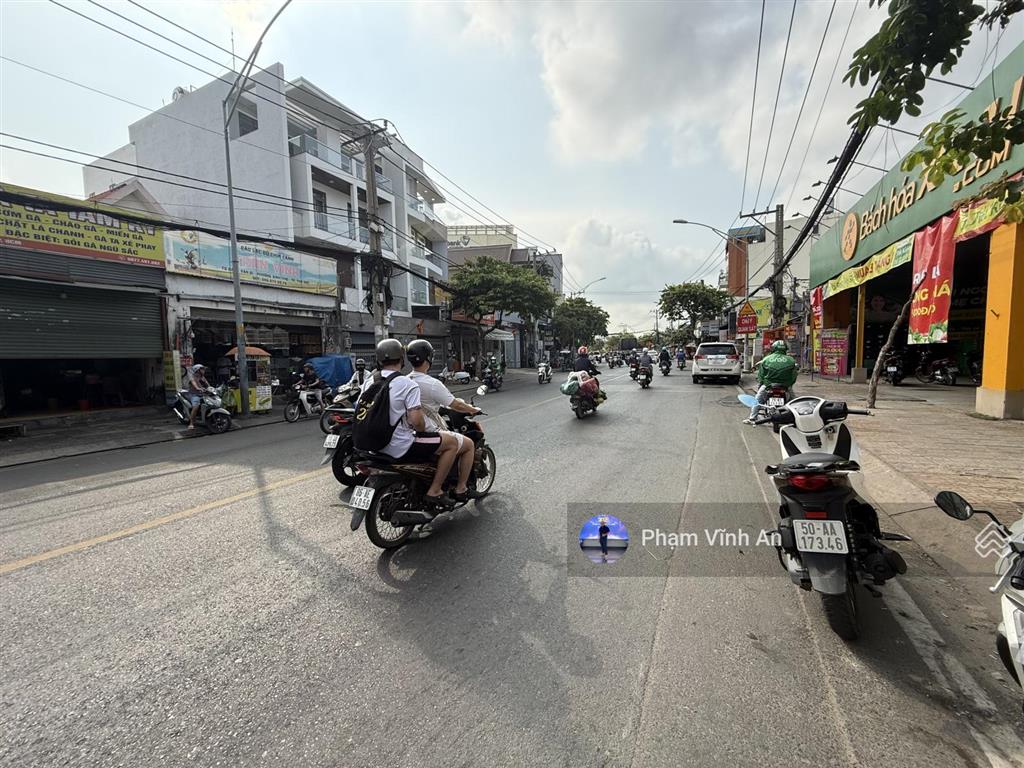 Nhà 3 tầng mặt tiền đăng văn bi  142m2, sổ hoàn công  sẵn thu nhập 20tr/ tháng.