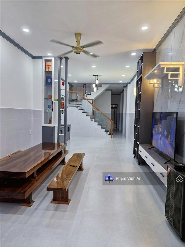 Nhà 2 tầng hoàng diệu 2  100m2, sổ hoàn công  ô tô đậu tận cửa