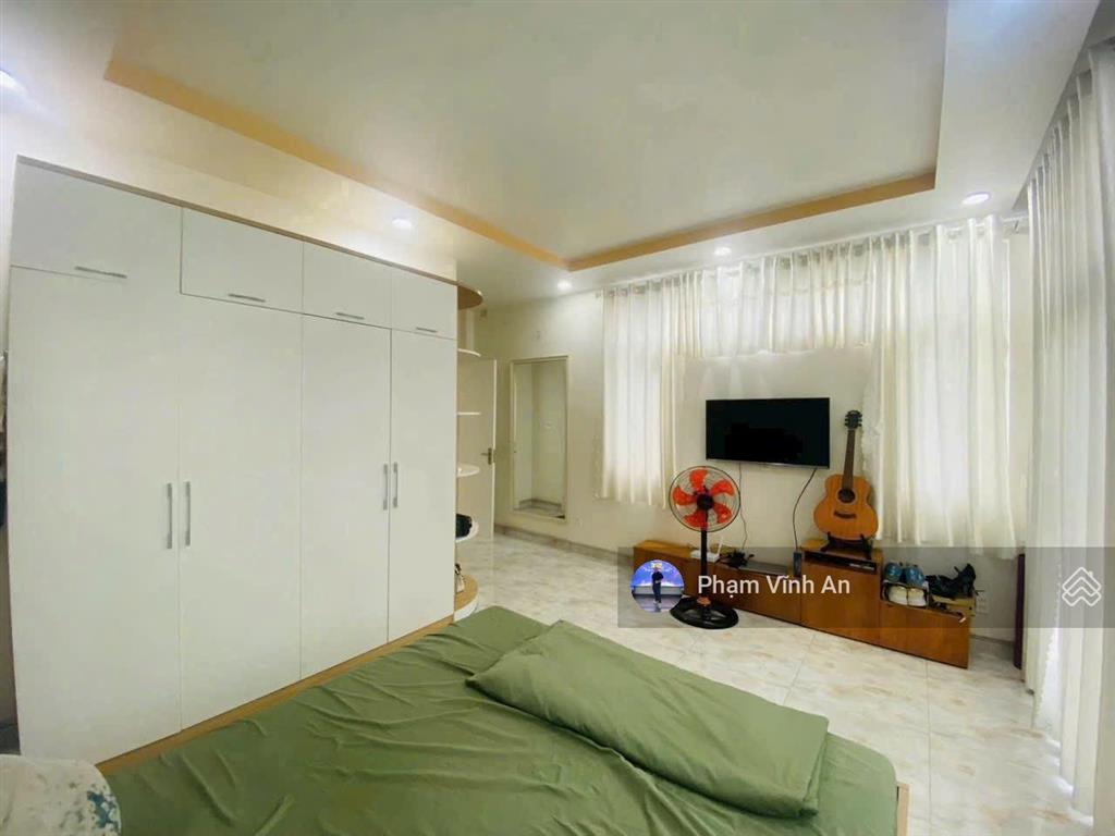 Chính chủ bán ! nhà 4 tầng mặt tiền kd đường 11 sát vành đai 2  căn góc cực thoáng, ngang 5.5m
