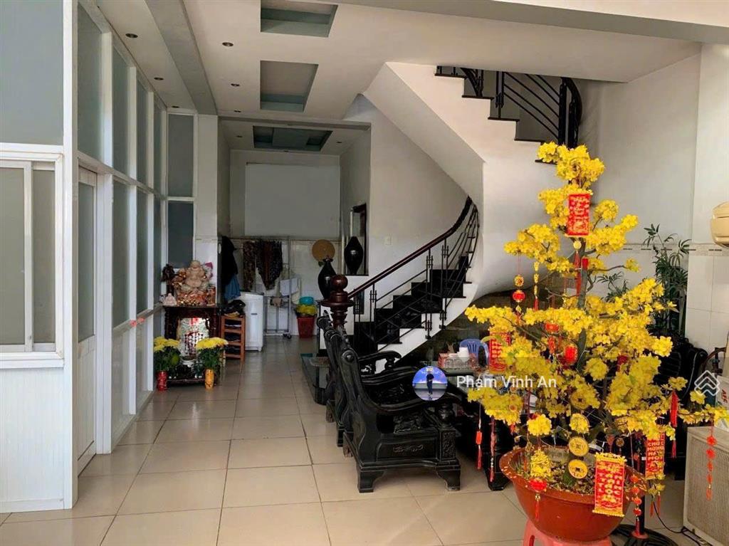 Chỉnh chủ bán gấp ! nhà 4 tầng mặt tiền lê văn chí, ngang khủng 8.5m  hoàn công chuẩn