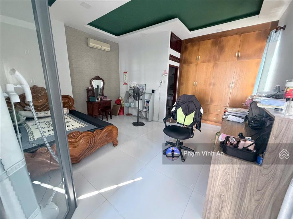 Mặt tiền kinh doanh gần hoàng diệu 2  căn góc giá trị cao mặt tiền bề thế 5.4m
