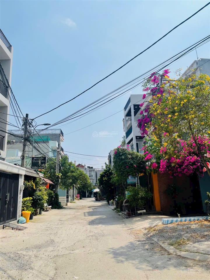Em an cần bán ! lô góc đường 10m ngay đình phong phú  112m² ngang bề thế 8m