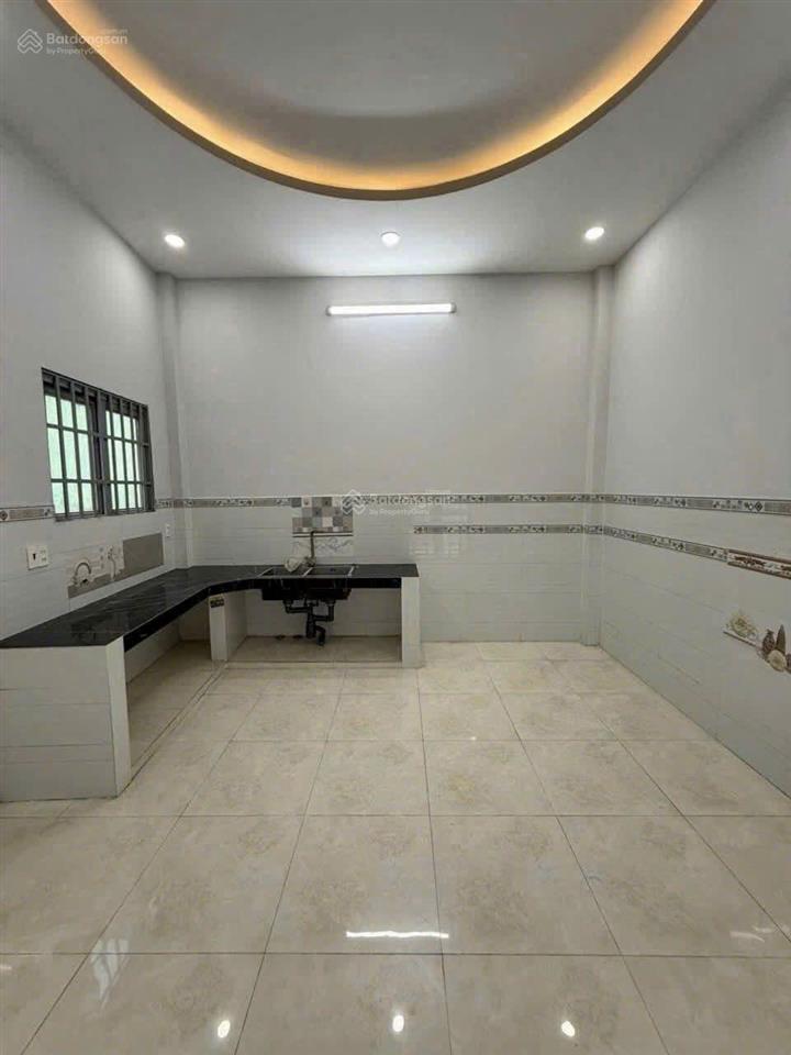 Bán gấp nhà 3 tầng ngay ngã tư thủ đức  120m²(5.3x25m) ô tô ngủ trong nhà