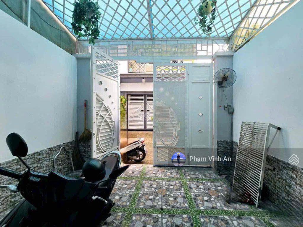 Nhà 3 tầng ngay chợ đêm man thiện  sổ hoàn công pháp lý chuẩn  ô tô ngủ trong nhà