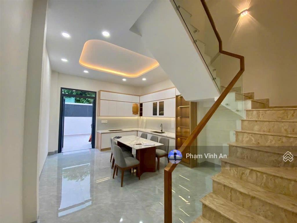Nhà 4 tầng hiện đại ngay vành đai 2  80m2(4.5x18m) ô tô đậu tận cửa