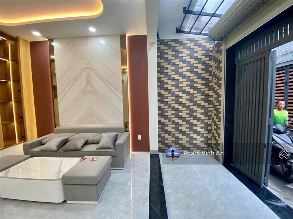 Nhà 4 tầng hiện đại ngay vành đai 2  80m2(4.5x18m) ô tô đậu tận cửa