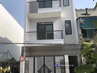 Chdv 3 tầng ngay lê văn việt  khu đồng bộ cao tầng, đường 8m có vỉa hè  ngang 5.5m bề thế