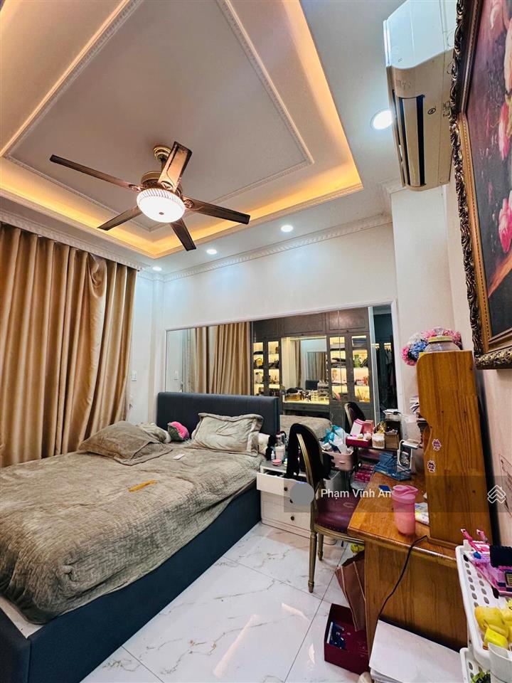 Siêu phẩm 4 tầng kiên cố kdc cao cấp lê văn chí  90m2(5x18m) có thang máy + nội thất cao cấp
