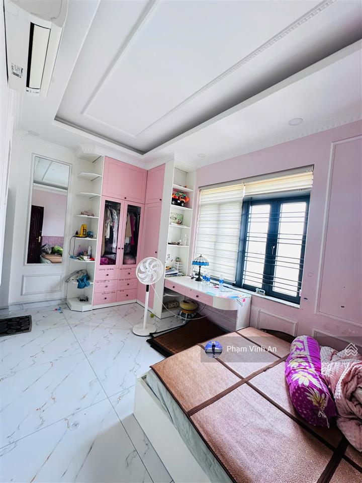 Siêu phẩm 4 tầng kiên cố kdc cao cấp lê văn chí  90m2(5x18m) có thang máy + nội thất cao cấp