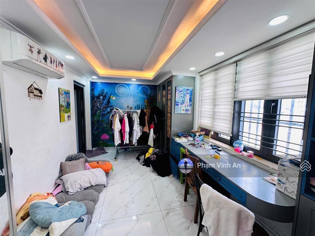 Siêu phẩm 4 tầng kiên cố kdc cao cấp lê văn chí  90m2(5x18m) có thang máy + nội thất cao cấp