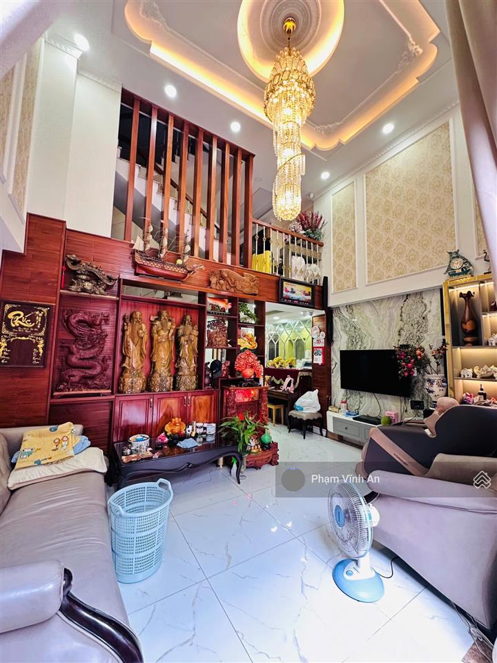 Siêu phẩm 4 tầng kiên cố kdc cao cấp lê văn chí  90m2(5x18m) có thang máy + nội thất cao cấp