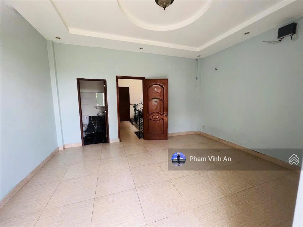 Giá tốt! nhà 4 tầng mặt tiền kd đường linh trung  80m2 (5x16m)