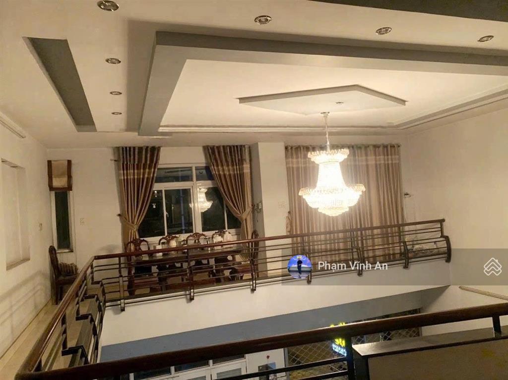Nhà 4 tầng mặt tiền kd lê văn chí  dt 129m2 ngang khủng 8.5m