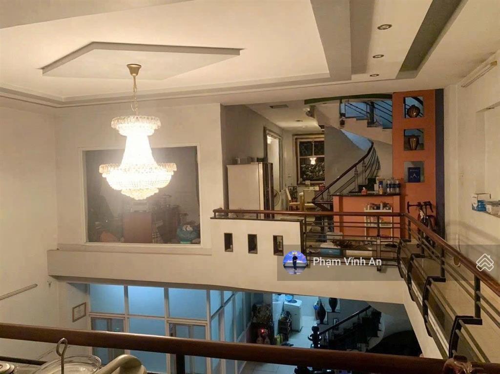 Nhà 4 tầng mặt tiền kd lê văn chí  dt 129m2 ngang khủng 8.5m