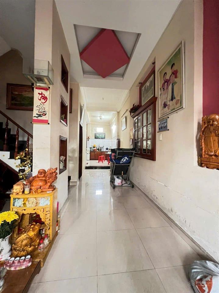 Nhà 3 tầng ngay vincom thủ đức  103m² ngang 6m vuông như tờ a4