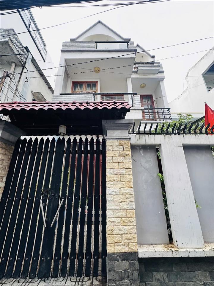 Nhà 3 tầng ngay vincom thủ đức  103m² ngang 6m vuông như tờ a4