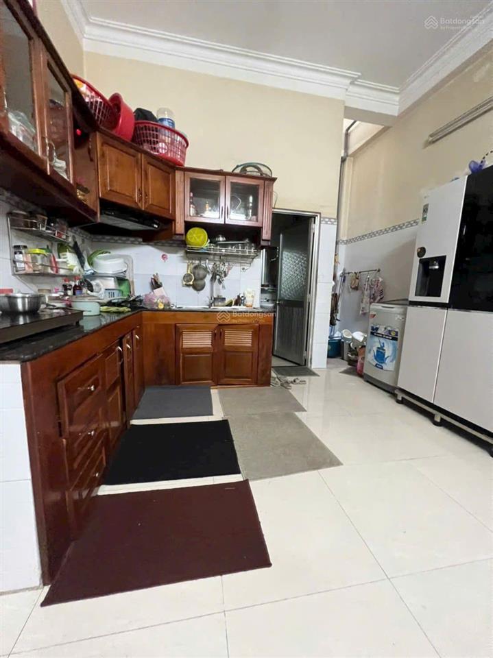 Nhà 3 tầng ngay vincom thủ đức  103m² ngang 6m vuông như tờ a4