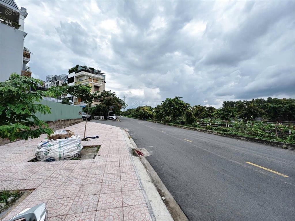 Đất xây văn phòng, chdv đường lê văn chí  đường 10m có vỉa hè