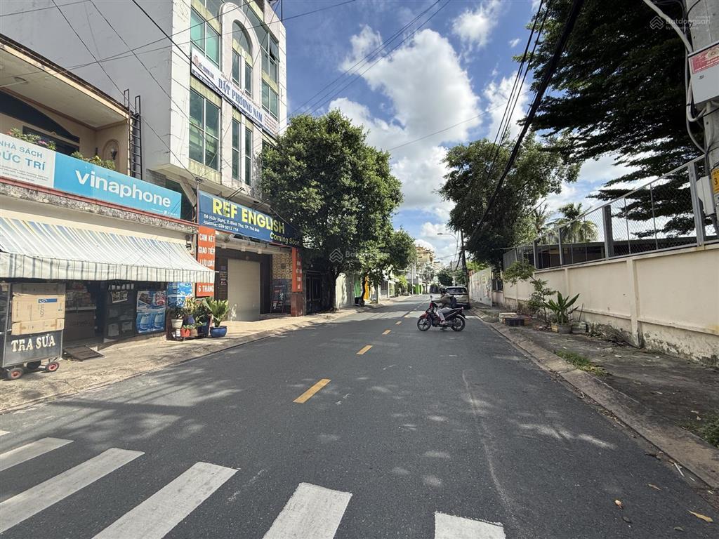 Nhà 4 tầng mặt tiền kinh doanh sát võ văn ngân, thích hợp mở trung tâm anh văn, vp công ty.
