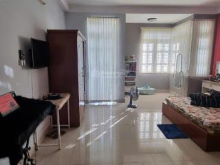 Vài bước ra metro! nhà 4 tầng kdc đồng bộ 90m2 (5m x 18m) đường 10m có vỉa hè
