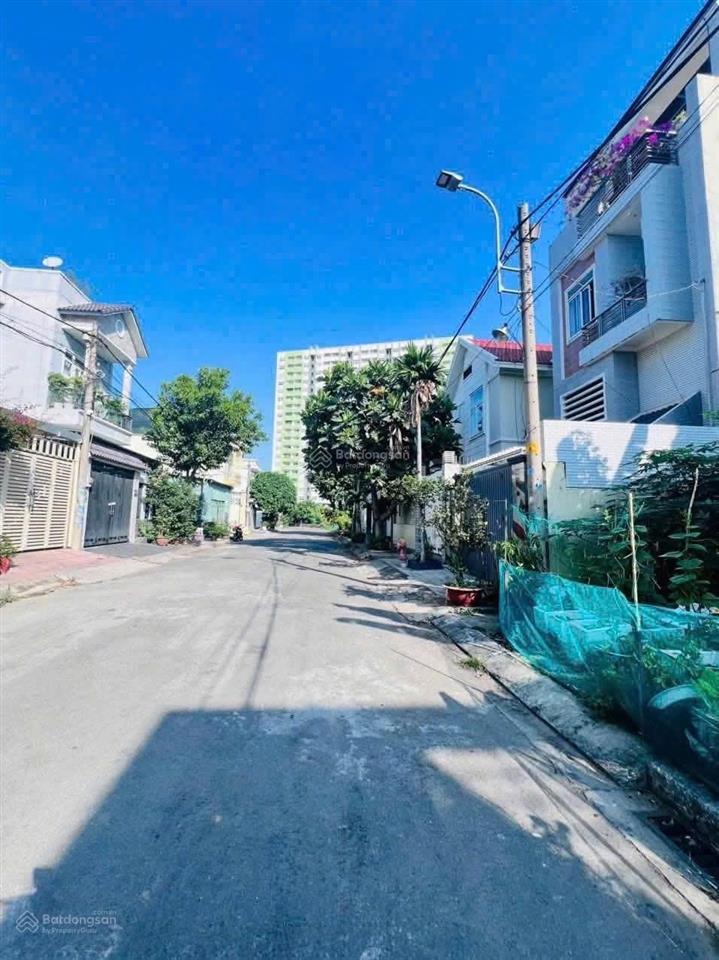 Đất xây biệt thự, nhà sân vườn  125m2(7x18m) vài bước ra đến trạm metro