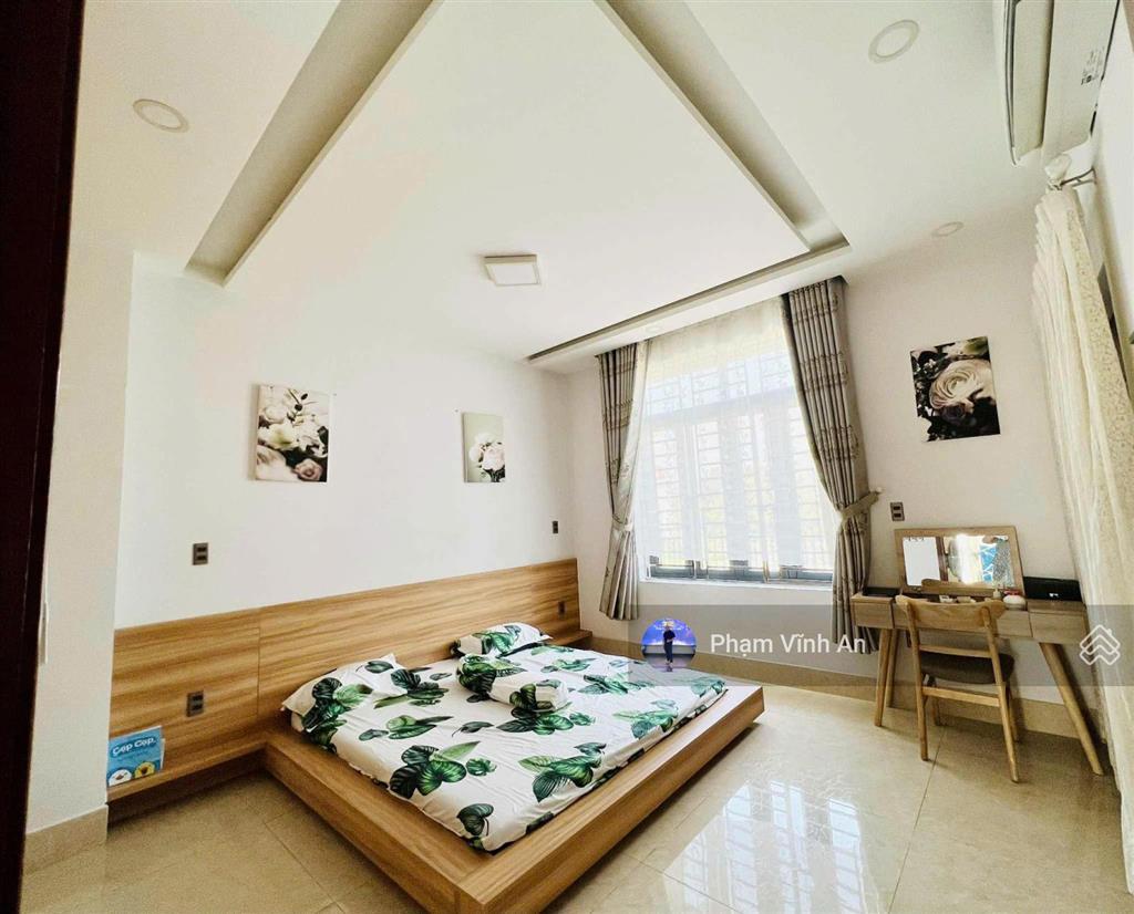 Căn góc mặt tiền kinh doanh gần hoàng diệu 2  ngang khủng 13.5m