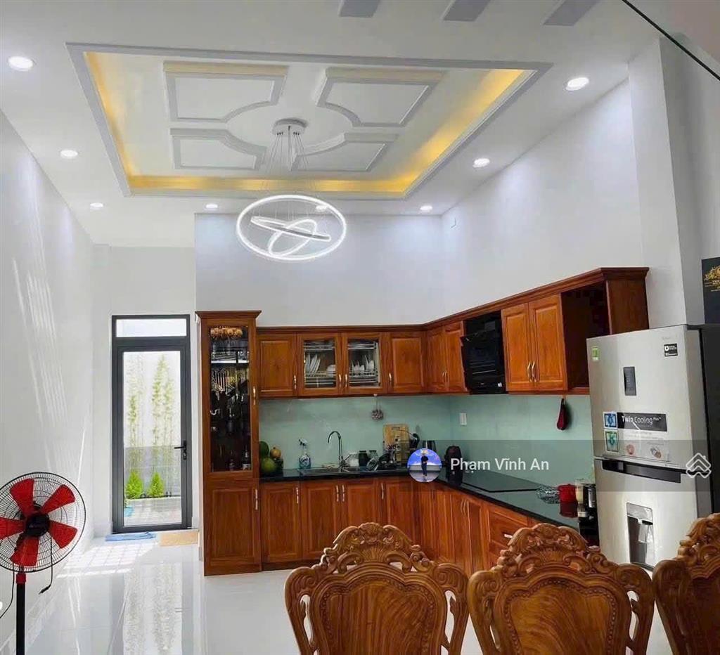 Cần bán gấp! nhà 3 tầng tâm huyết, mặt tiền kinh doanh ngay kha vạn cân