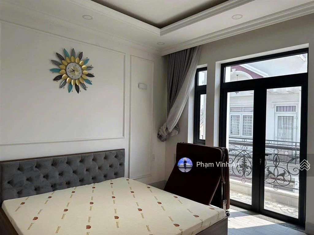 Nhà xây tâm huyết gần metro  60m2(4x15m) xách vali vào là ở