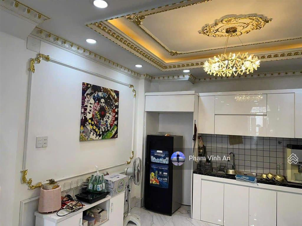 Nhà xây tâm huyết gần metro  60m2(4x15m) xách vali vào là ở