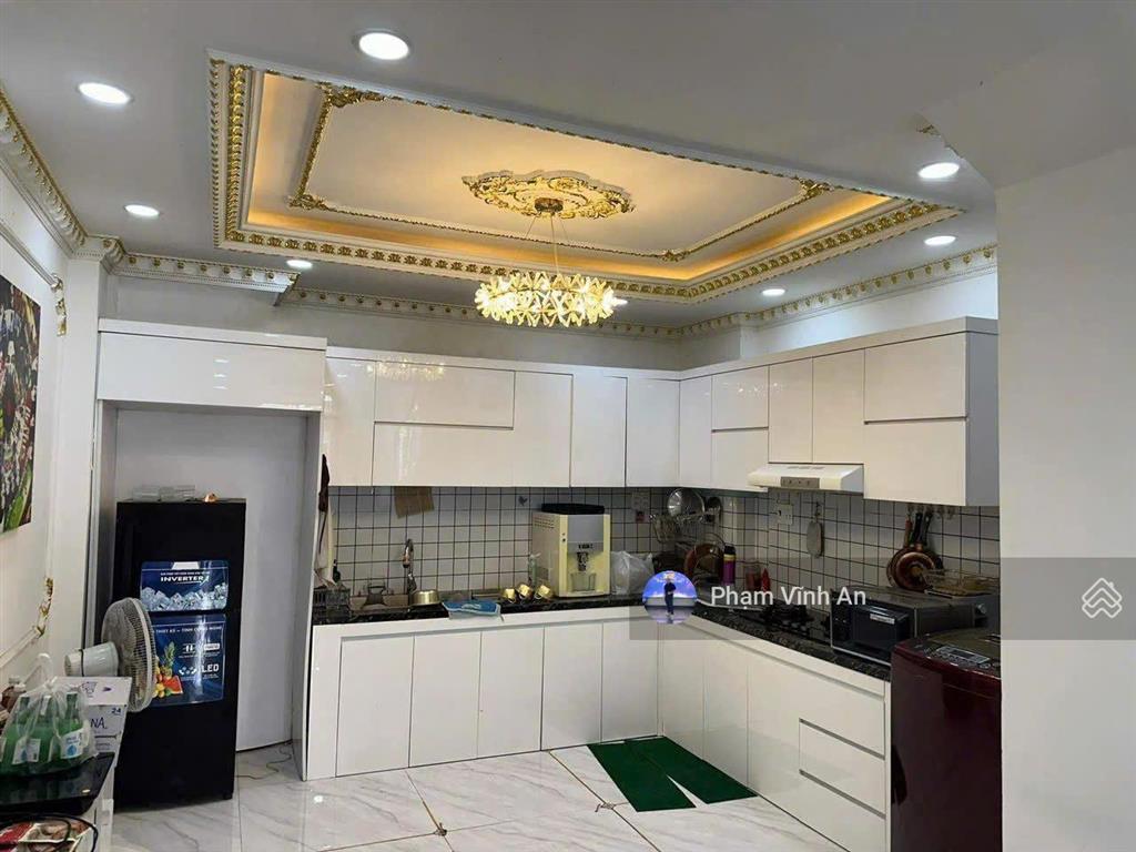 Nhà xây tâm huyết gần metro  60m2(4x15m) xách vali vào là ở