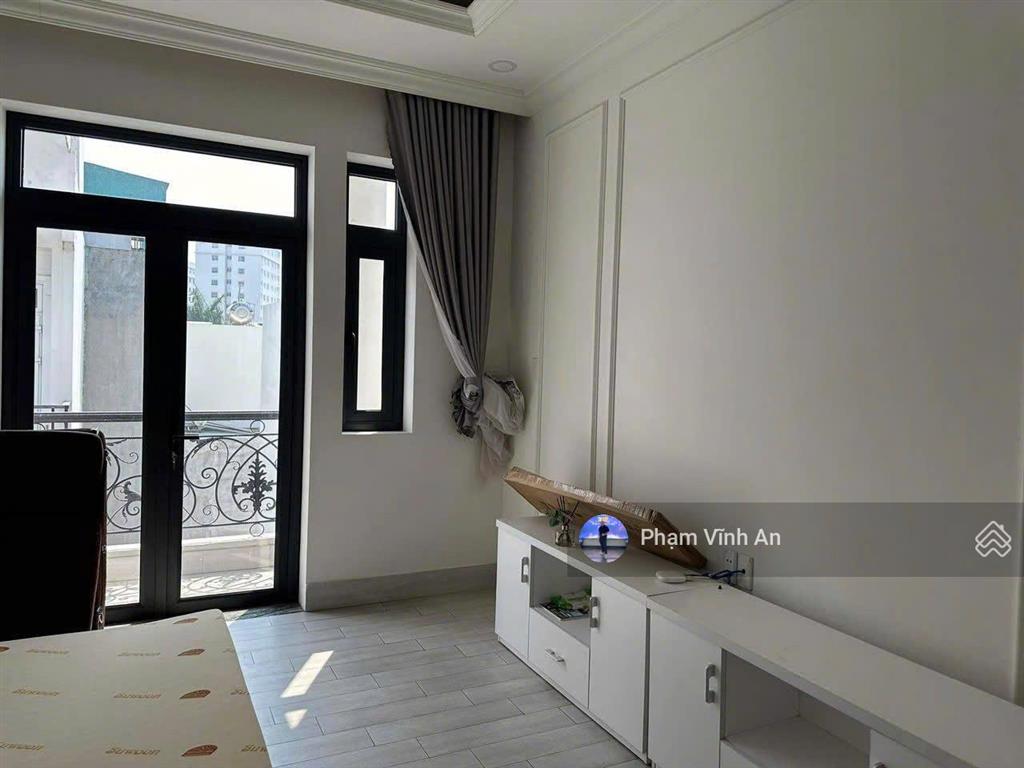 Nhà xây tâm huyết gần metro  60m2(4x15m) xách vali vào là ở