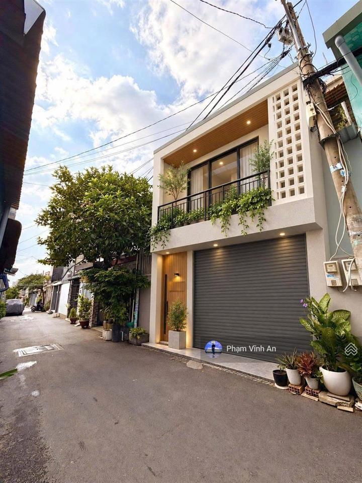 Dãy trọ ngay vincom lê văn việt  95m2 ngang 7m bề thế  đường ô tô thông tứ tung