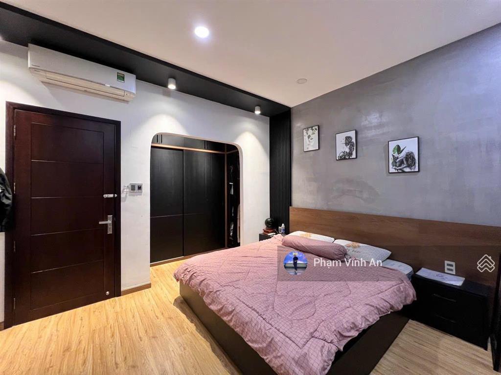Giảm 800 triệu ! nhà 3 tầng ngay vincom võ văn ngân  81m2(5.5x15m)