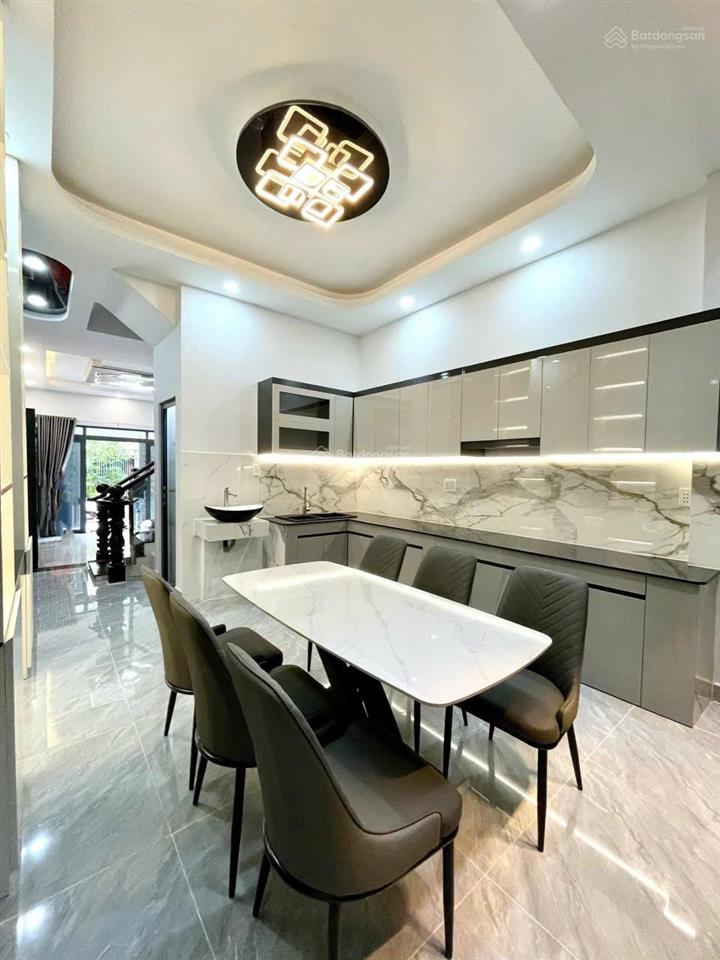 Nhà đẹp dọn vào ở ngay, hẻm xe hơi thông lê văn việt  hơn 7 tỷ