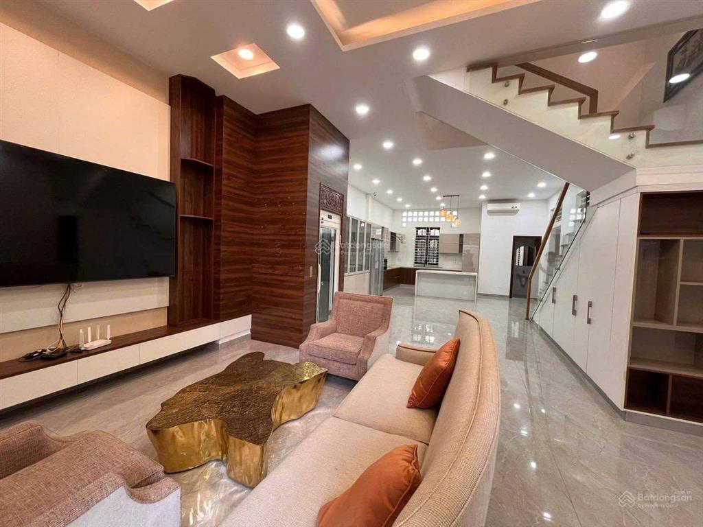 Cho thuê biệt thự mặt tiền ngô quang huy , thảo điền  giá chỉ 118 triệu quá rẻ  0906 845 ***