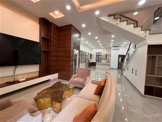 Cho thuê biệt thự mặt tiền ngô quang huy , thảo điền  giá chỉ 118 triệu quá rẻ  0906 845 ***