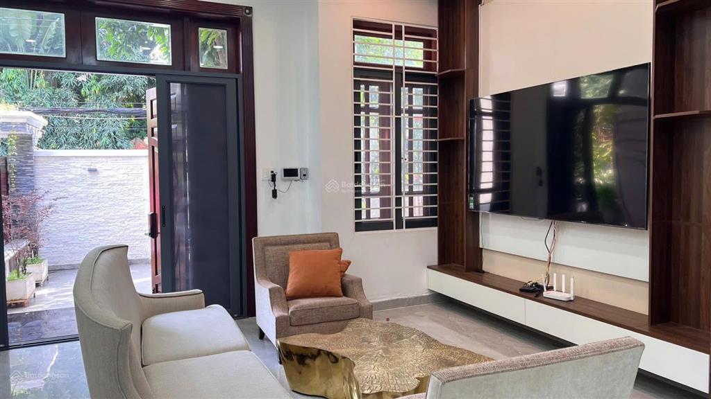 Cho thuê biệt thự mặt tiền ngô quang huy , thảo điền  giá chỉ 118 triệu quá rẻ  0906 845 ***