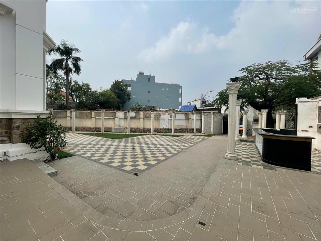 Chỉ 130 tr/th cho thuê biệt thự kinh doanh nhà hàng diện tích lên tới 900m2, quá rẻ tại thảo điền