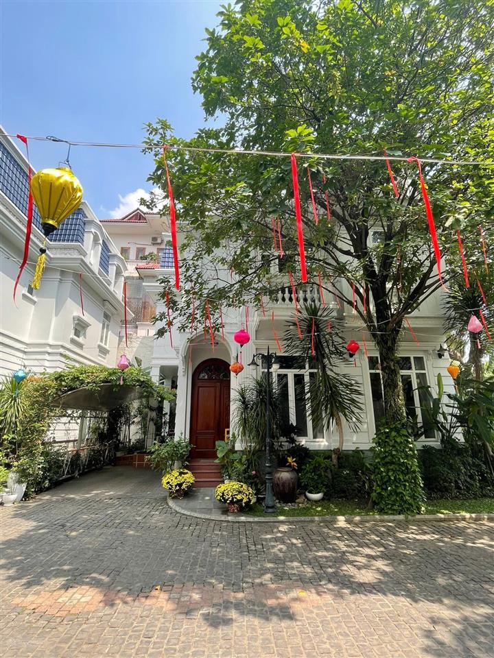 Cho thuê villa giá chỉ 103 triệu/tháng  full nội thất  compound thảo điền siêu hiếm còn sót