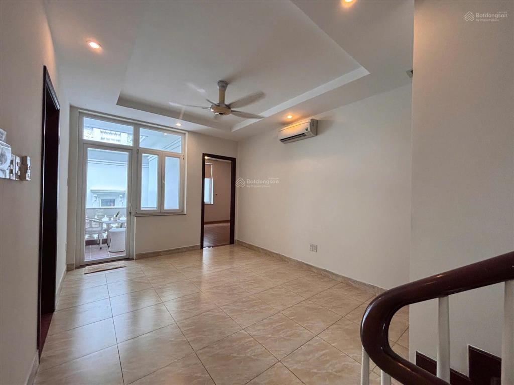 Cho thuê villa giá chỉ 103 triệu/tháng  full nội thất  compound thảo điền siêu hiếm còn sót