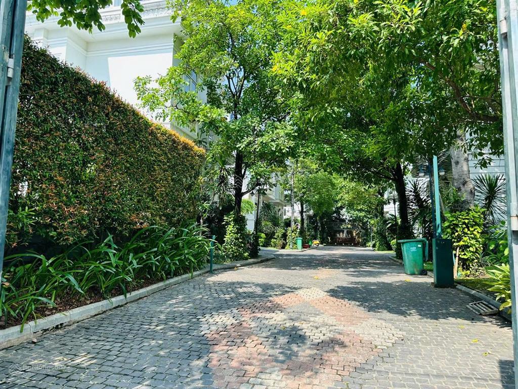 Cho thuê villa giá chỉ 103 triệu/tháng  full nội thất  compound thảo điền siêu hiếm còn sót