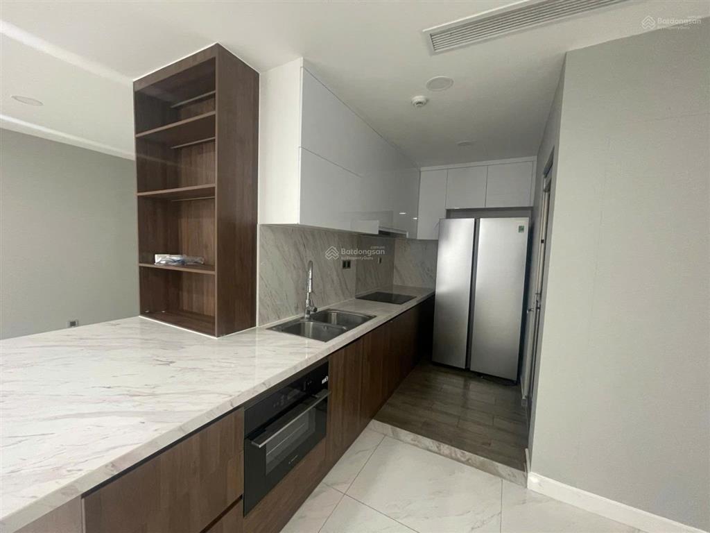 Cho thuê căn hộ midtown 3pn 2wc 1 kho,2 ban công vip fun nội thất cao cấp giá chỉ 50 triệu quá rẻ .