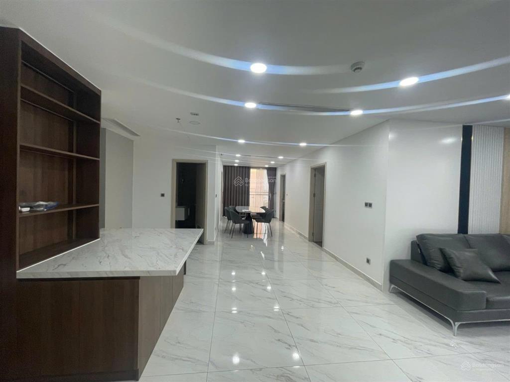 Cho thuê căn hộ midtown 3pn 2wc 1 kho,2 ban công vip fun nội thất cao cấp giá chỉ 50 triệu quá rẻ .