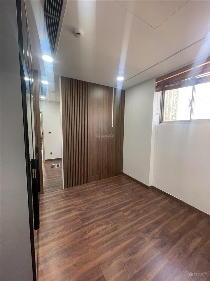 Cho thuê căn hộ midtown 3pn 2wc 1 kho,2 ban công vip fun nội thất cao cấp giá chỉ 50 triệu quá rẻ .