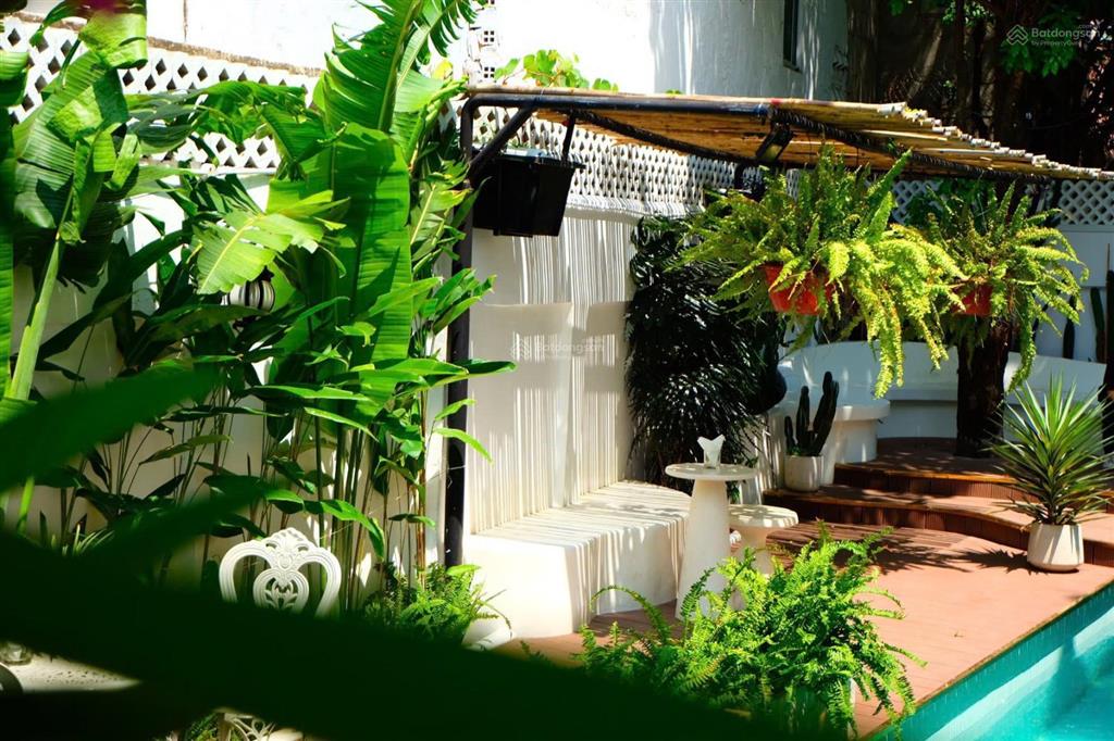 Cho thuê biệt thự diện tích lên tới 1000m2, giá cực kì rẻ ,nằm tại đường võ trường toản