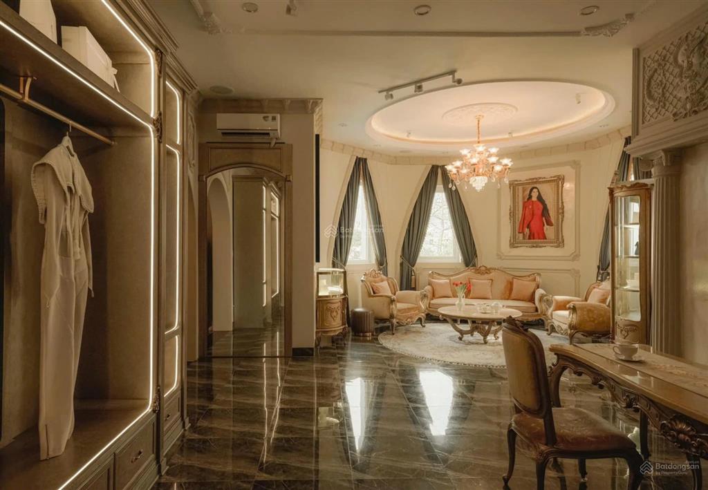 Cho thuê biệt thự diện tích lên tới 1000m2, giá cực kì rẻ ,nằm tại đường võ trường toản