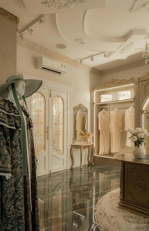 Cho thuê biệt thự diện tích lên tới 1000m2, giá cực kì rẻ ,nằm tại đường võ trường toản