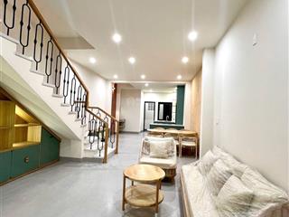 Chính chủ bán nhà 3 tầng mặt tiền đường trần hữu trang, nhà mới, gồm 5pn4wc!